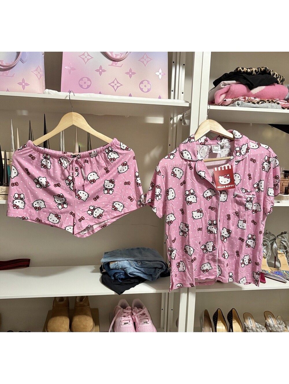 NWT 2026 Hello Kitty Pajama Set Pink Top & Shorts Size Medium